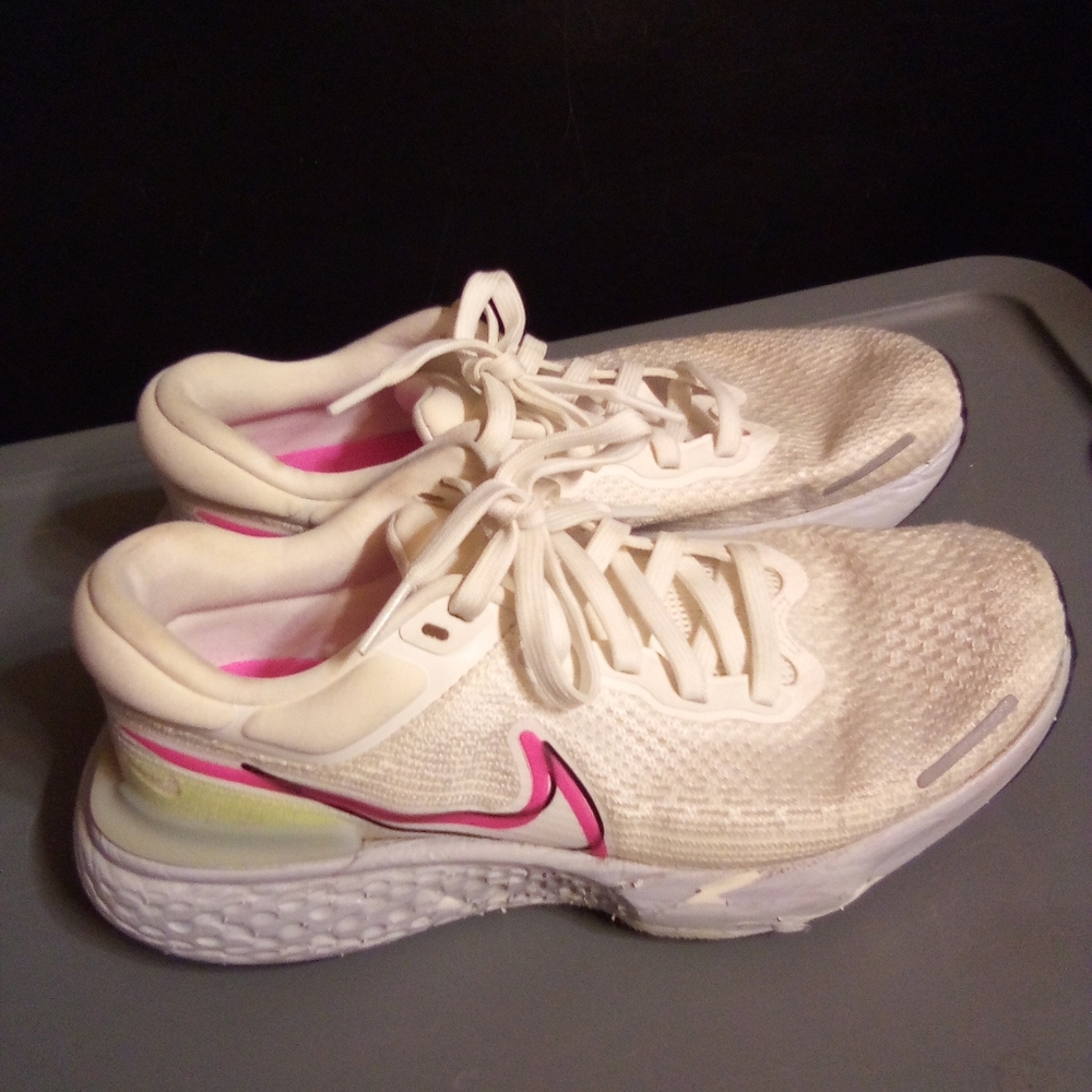 Shoes - Picture 5 of 5